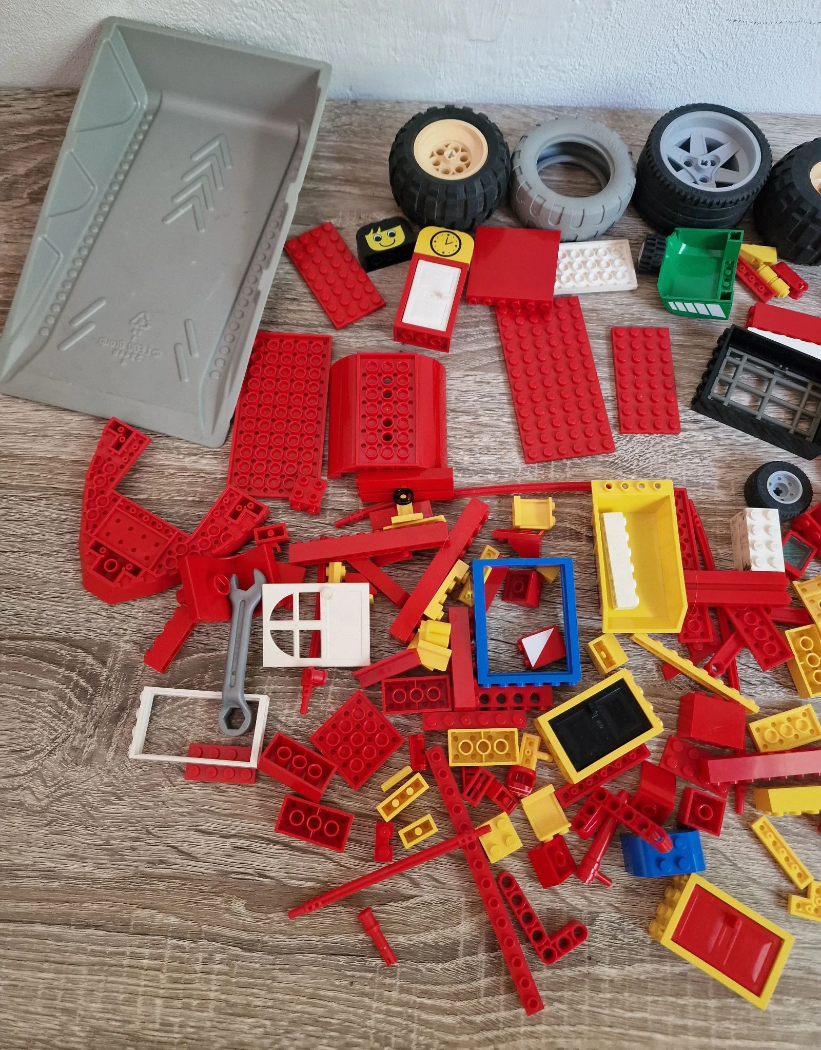 Lote de Peças LEGO Clássico Vintage (Anos 70 / 80) - Peças Soltas e Acessórios – photo 3